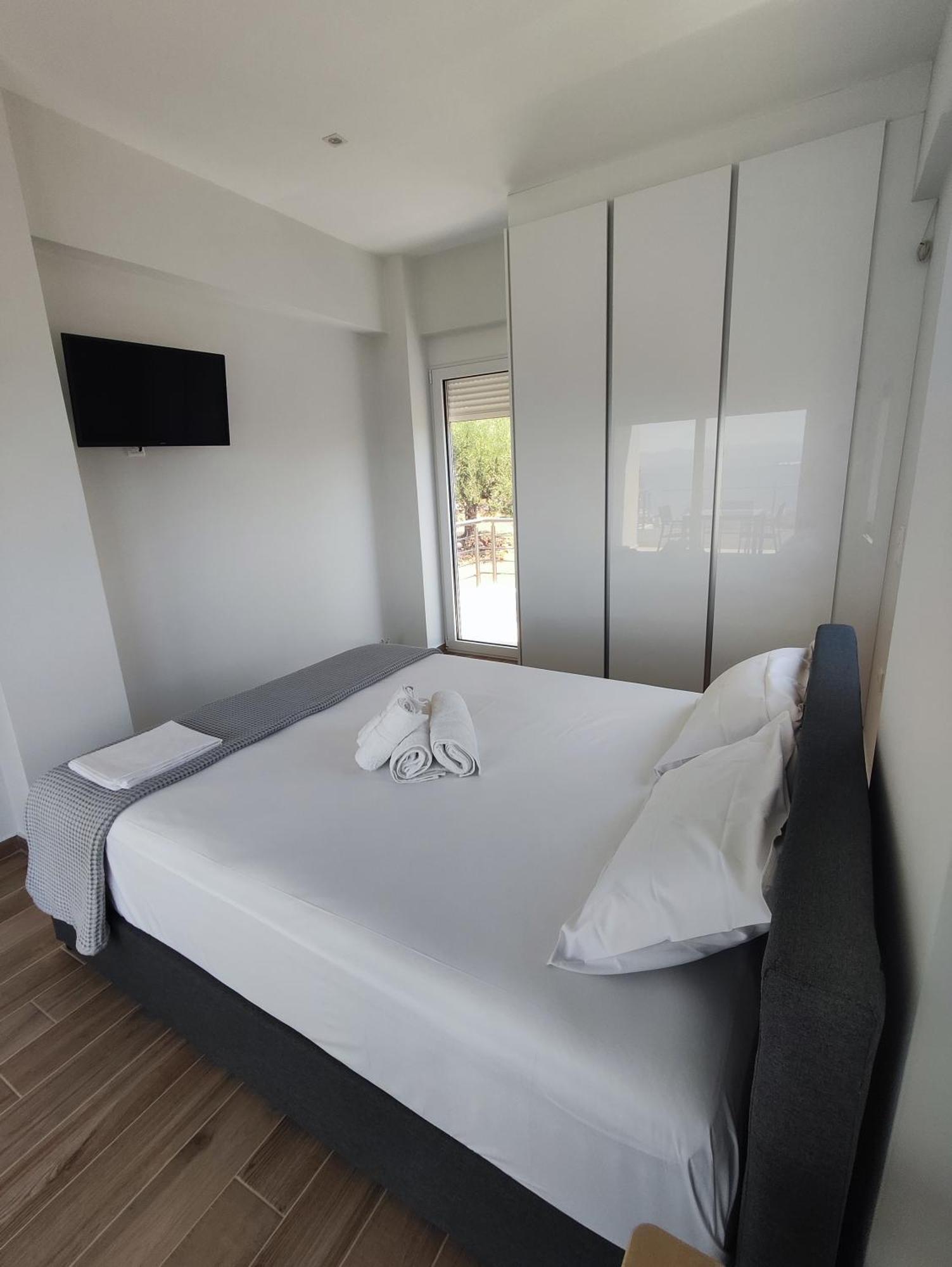 Evilenia Luxury Apartments Kalamata Zewnętrze zdjęcie